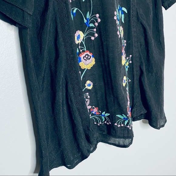 Umgee Floral Embroidered Short Sleeve Top - Picture 2 of 7